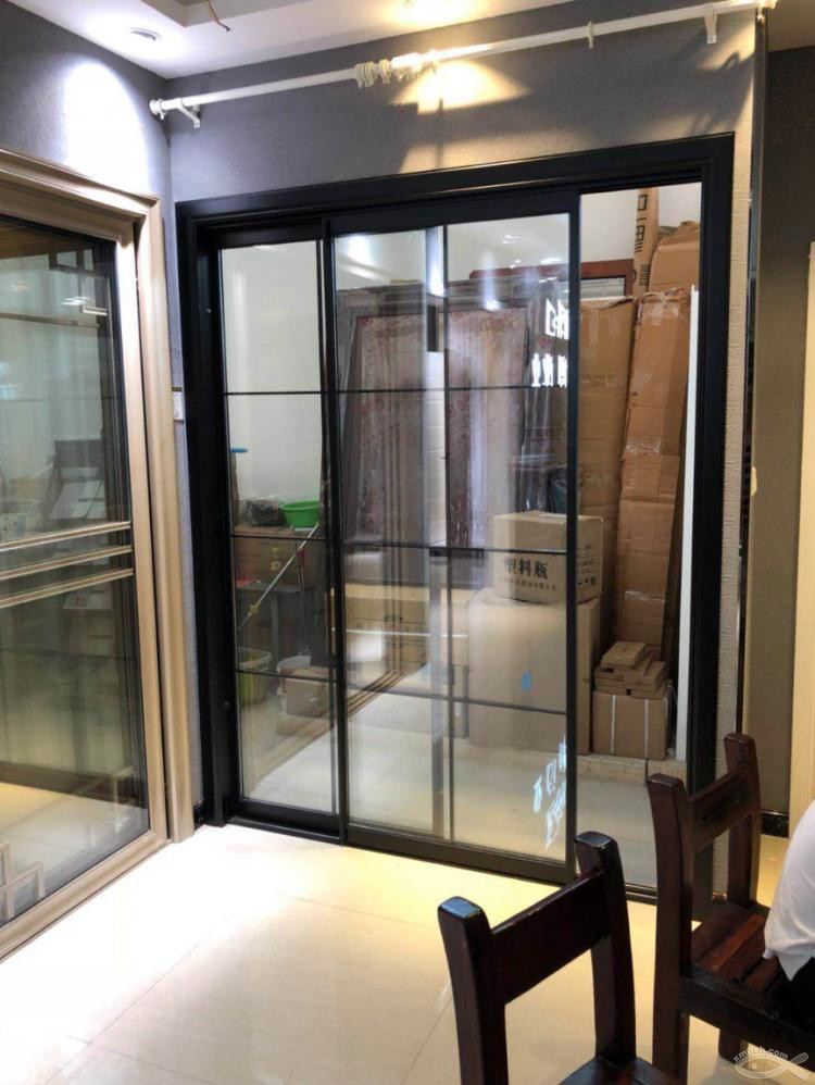 初探小魚網(wǎng)紅門窗店：英博門窗