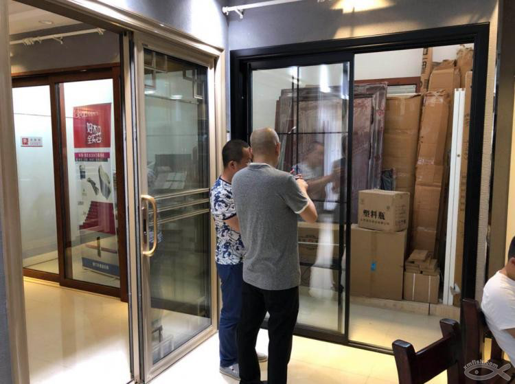 初探小魚網(wǎng)紅門窗店：英博門窗