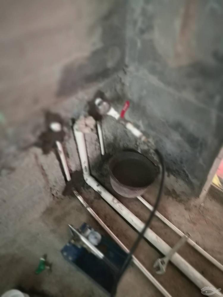 水管打壓測(cè)試，順利通過(guò)考核！