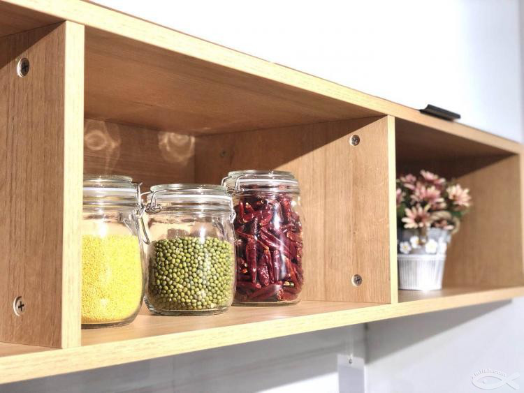 看瓷磚的空閑時(shí)間還能改櫥柜方案，方便！ 體驗(yàn)宜格空間現(xiàn)場實(shí)時(shí)修改效果圖