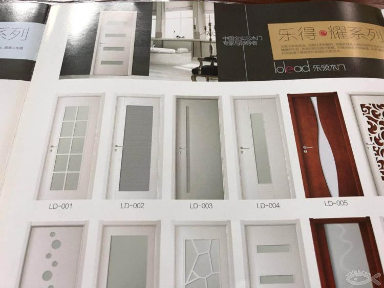 室內(nèi)木門還有這么多種？為什么衛(wèi)生間門需要帶一片玻璃呢？ 我來告訴你答案！