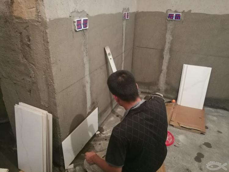 廚房墻磚開(kāi)工，再起風(fēng)波！惹事的居然是它！