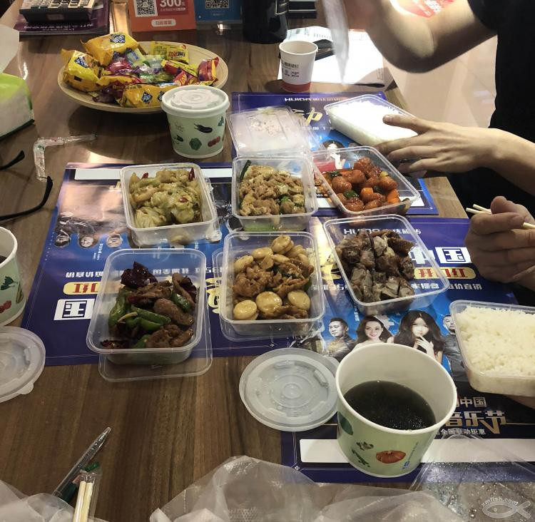 前往宜格空間修改圖紙，體驗到了耐心的服務(wù)， 還吃到了傳說中的特色午餐！