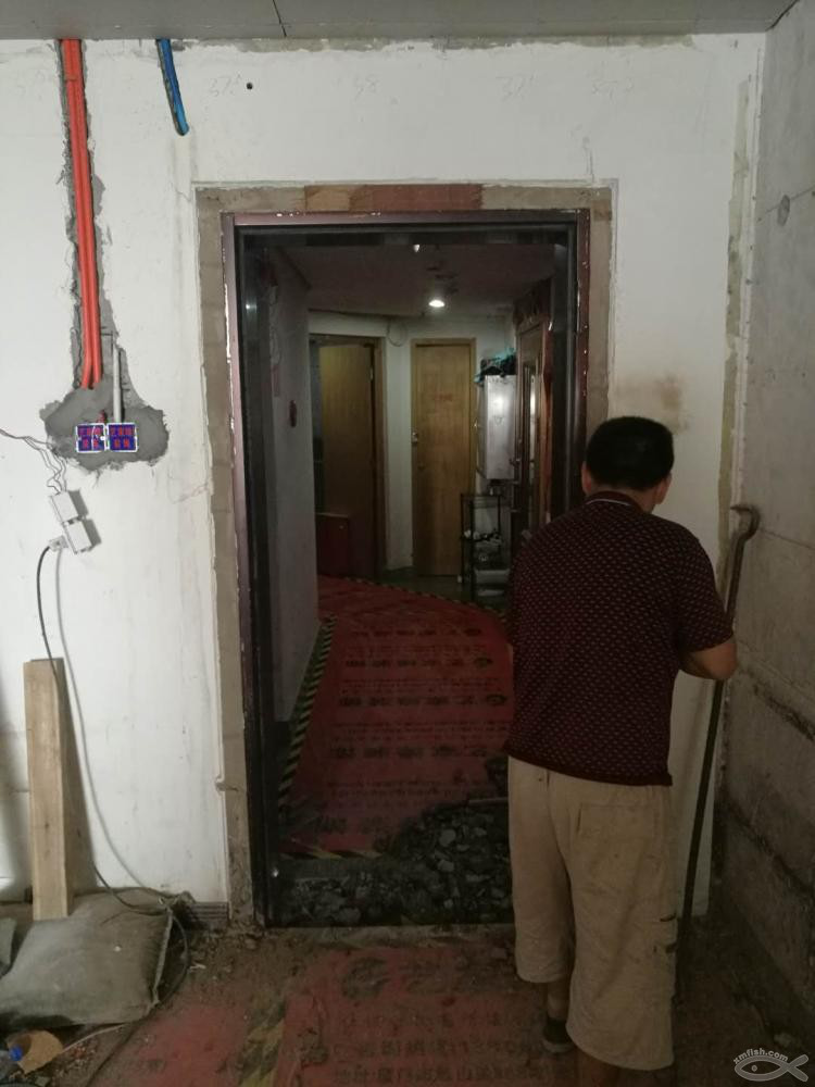 更換防盜門全過程大揭秘，我們家有一個能吃下十多桶水泥的怪物！