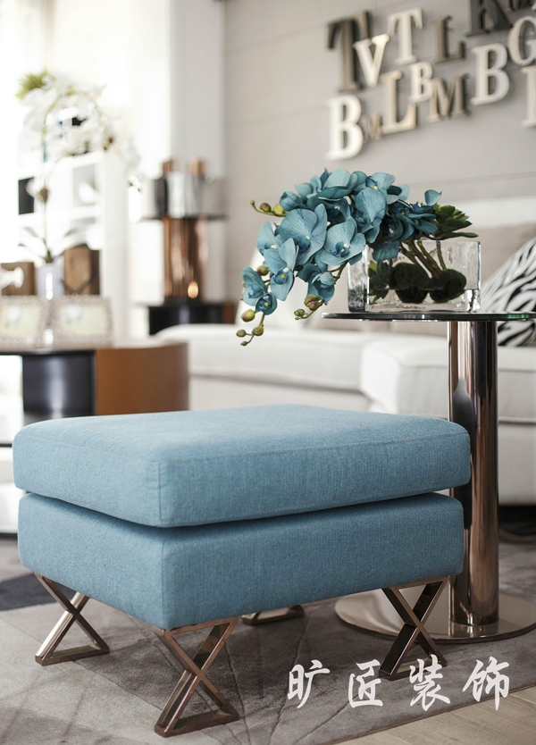 壁紙留下的膠怎么去除？清除壁紙膠的方法