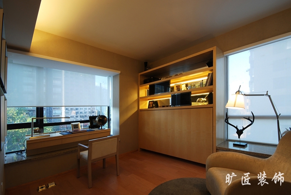 廣式后現(xiàn)代風(fēng)別墅裝修設(shè)計(jì) 金碧輝煌簡(jiǎn)約明亮