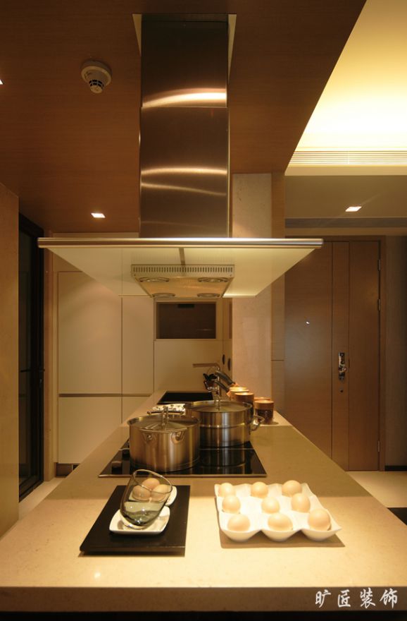 廈門專業(yè)裝修設(shè)計公司之140平港式復(fù)古美！